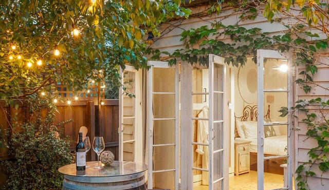 Converted studio w/garden views