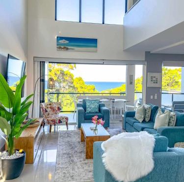 Coolum Beachfront Luxury for Family and Friends
