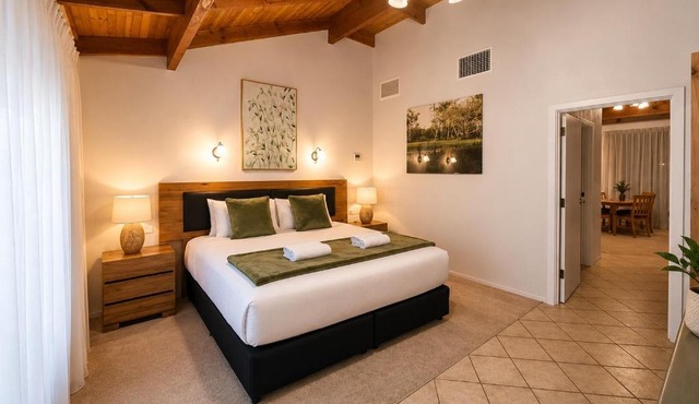 Coonawarra Place Motor Inn