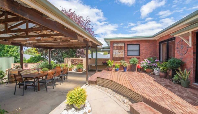 Coorabin | Pet-Friendly 4BR near Orange CBD in Orange