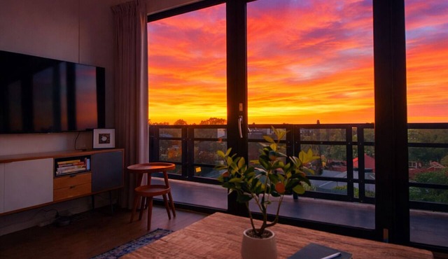 Cosy 2Br appt | walk to train| near Adelaide CBD
