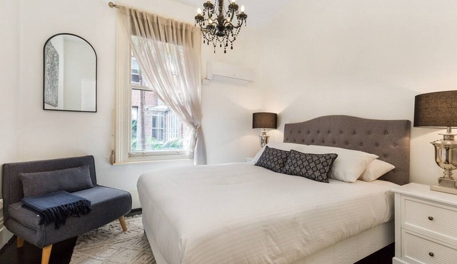 Cosy and Central City Studio Near Attractions