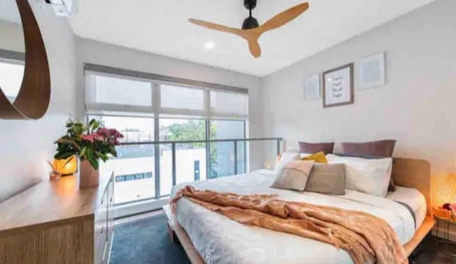 Cosy Apt, Workspace and Balcony Near City Centre