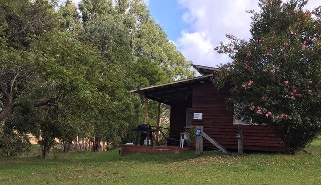 Cosy farm stay cabin. Centrally located to Pemberton & other tourist attractions