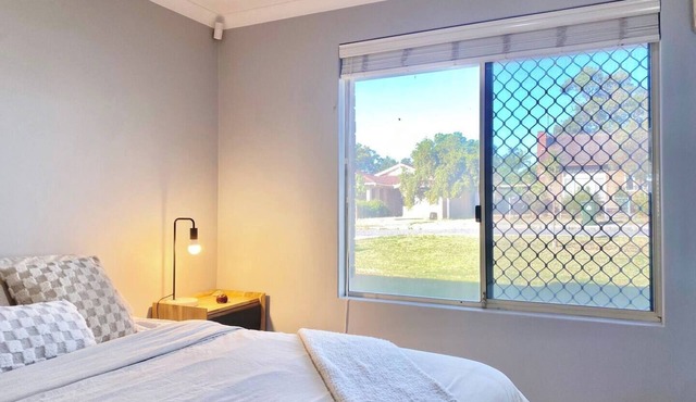 Cosy Home near SValley & Airport