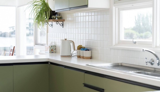 Cosy Ulverstone Getaway with Parking