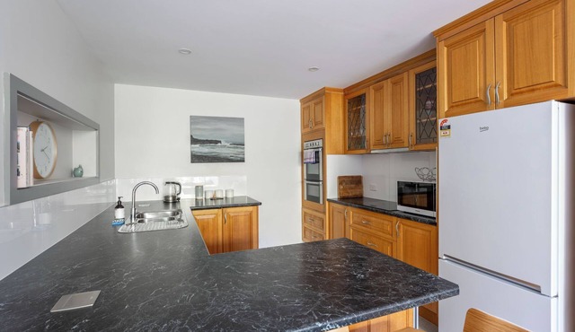 Cosy Unit With a Sea View