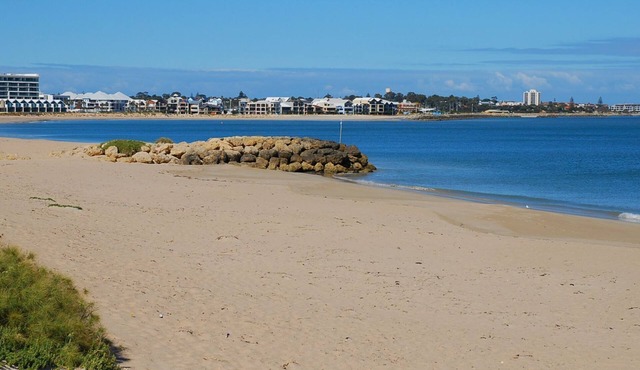 Cottage by the Sea Mandurah, Comfortable, Family, Doggy Friendly, Location plus.