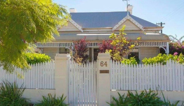 Cottage in Leederville close to shops and cafes