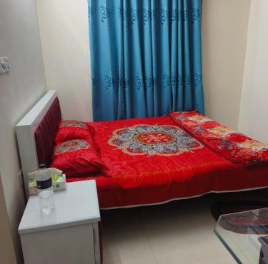 Couple Friendly Studio Apartment at Hajicamp near Airport in Dakshin Khān