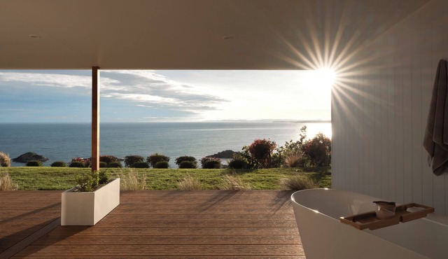 Couples Luxury Retreat with Ocean Views and Outdoor Bath
