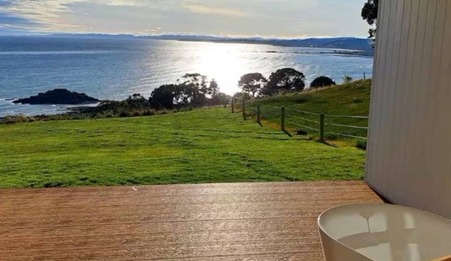 Couples Luxury Retreat with Outdoor Bath, Ocean Views and Total Privacy