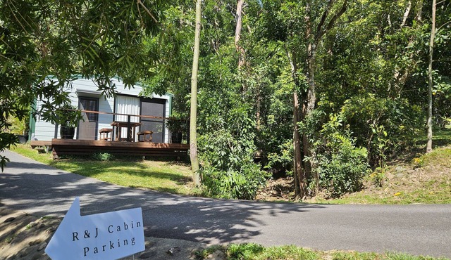 Couples Retreat spa & massage cabin Cairns