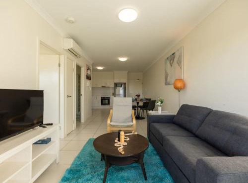Cozy 1BR Unit in Springwood Great Location Parking in Springwood