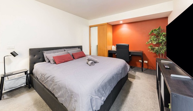 Cozy Studio in the Heart of Melbourne's CBD