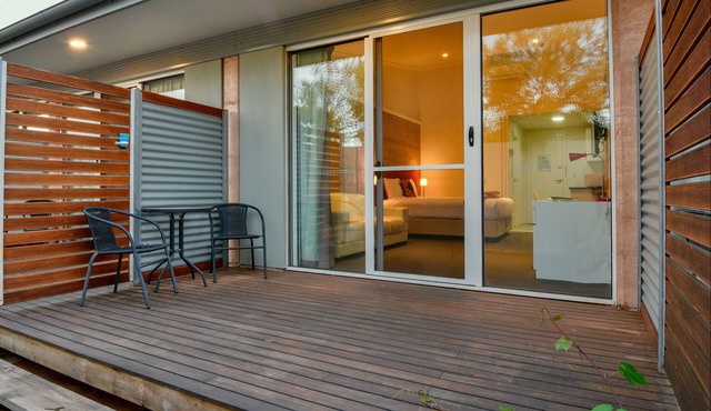 Crossroads Ecomotel