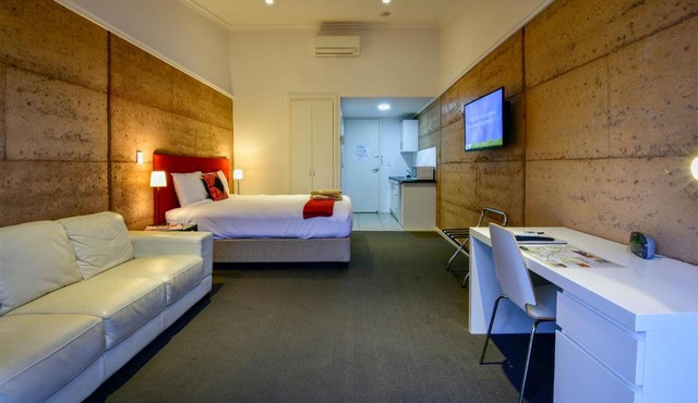Crossroads Ecomotel