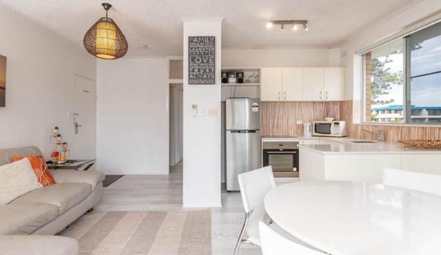 Crystal Waters 6 - 2 bedroom, town central