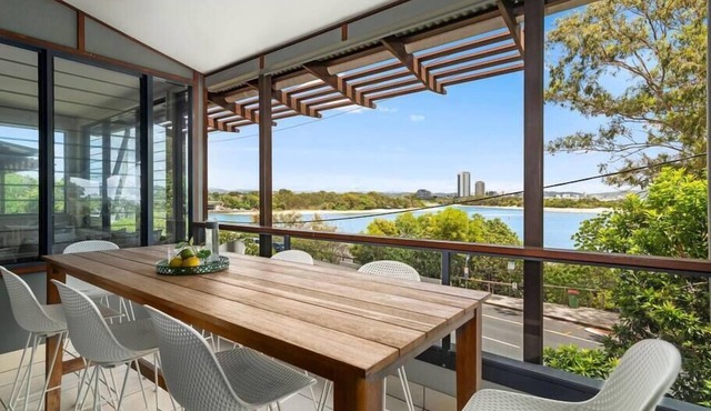 Currumbin Beachfront Haven