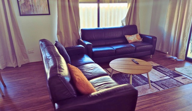 Dalyellup Guesthouse - Entire Holiday Home