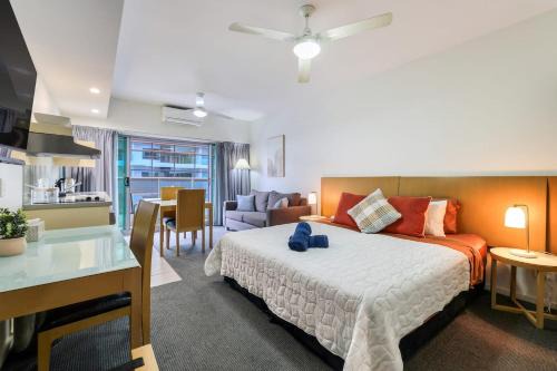 Darwin City Centre Studio Pool, Gym & Parking