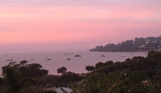 Dawesville Crab Shack - Outstanding Views and Location!