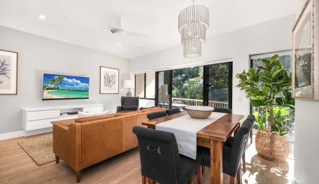 Deluxe Three-Bedroom Apartment Apt 8 in Sunshine Coast