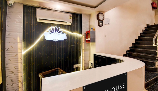 Deluxehotel Niraant