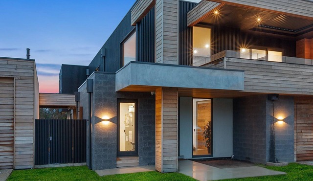 Designer House by the Village and Beach