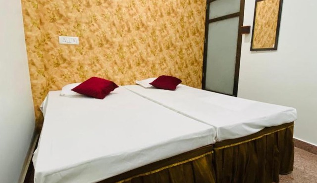 Dhanwantri Niwas in Varanasi