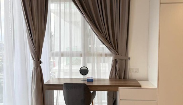 Direct Monorail KL & Mall Access - Sky Glass Condo by Azmila