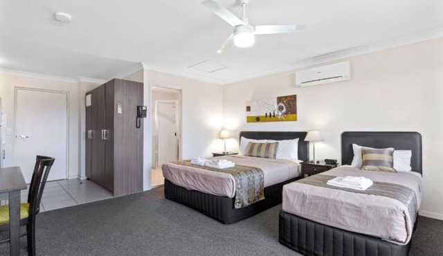 Discovery Parks Blackwater Central Motel