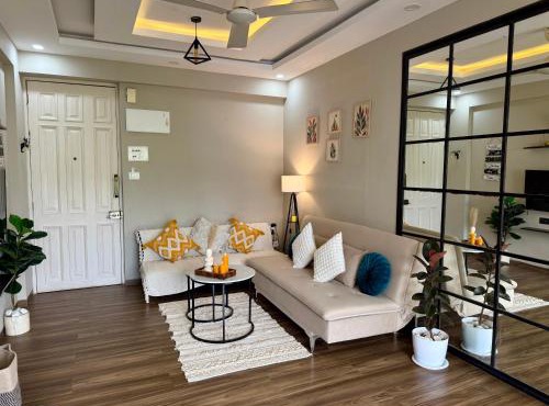 Dishney Den-Luxe 1BHK Stay with pool near Anjuna & Thalassa in Cunchelim