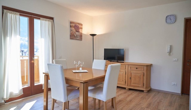 ‘Dolomis Margherita 4px’ Apartment with Mountain View, Shared Garden and Wi-Fi in Caderzone Terme