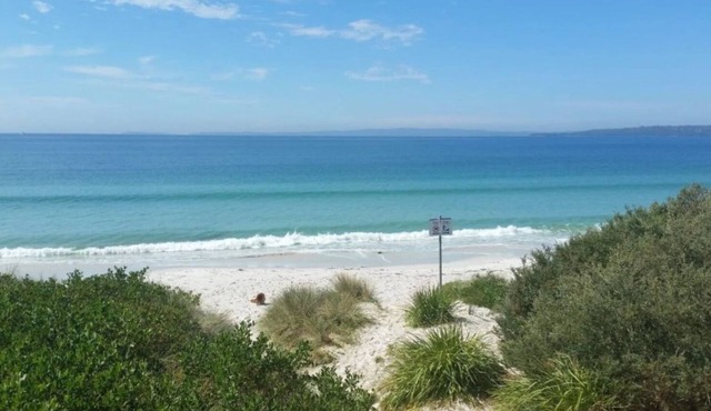 Dolphin Cottage - 380m stroll to Callala Beach