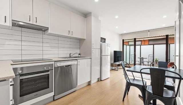 Domi Rentals - The Carlisle Apartments