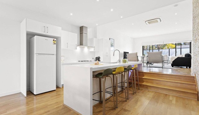 Domi Rentals The Chadstone Homes
