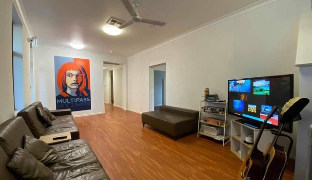 Downtown Backpackers Hostel Perth - note - Valid Passport required for check in