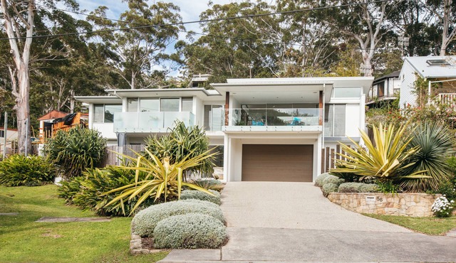 Drift Luxury Beach House 200m from Avoca Beach