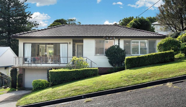 Dudley Family Home - Yard, Pets & Beach Walks