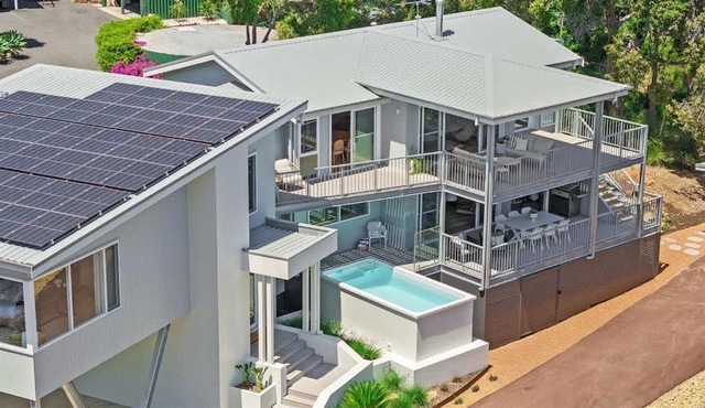 Eagle Heights - Elevated Oasis with Pool & Sea Views
