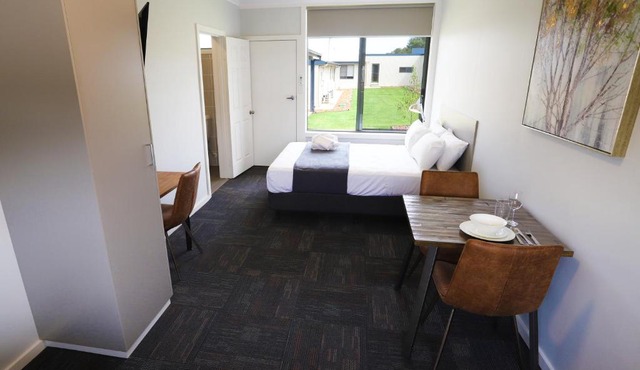 Eastend Studio Apartments