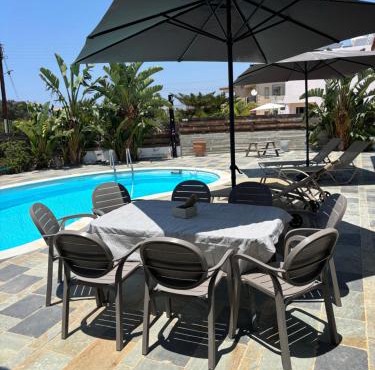 Eflisian Bungalows in Paphos