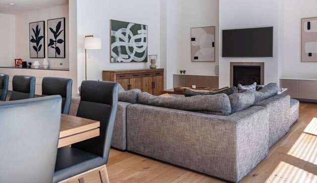 Elegant 4-Bedroom Luxury Home North Adelaide