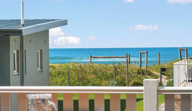 “Elenora #2” – Beachfront Apartment