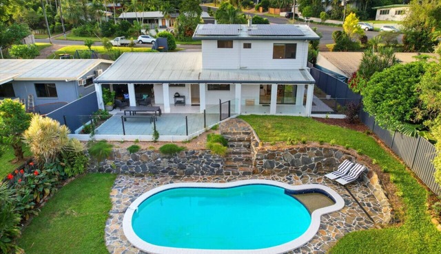 Elevated Entertainer - Modern, Spacious & Stylish