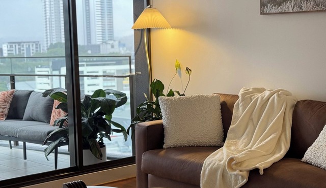 Elite Stay- at THE DEAN’s PLACE W/City & Sunset View Free private parking, Pool