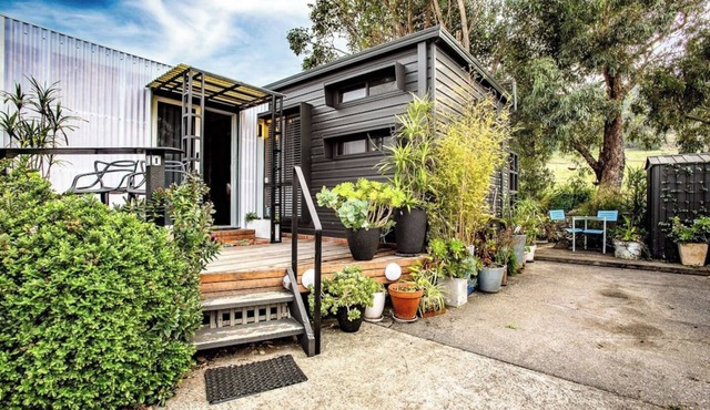 ELLA B - caravan park location