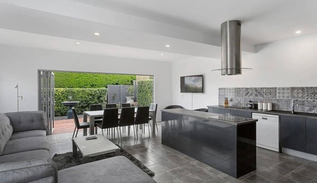 Ellis Cottage Glebe Luxury 1 - 4 bedroom Cottage, Hobart, Tasmania