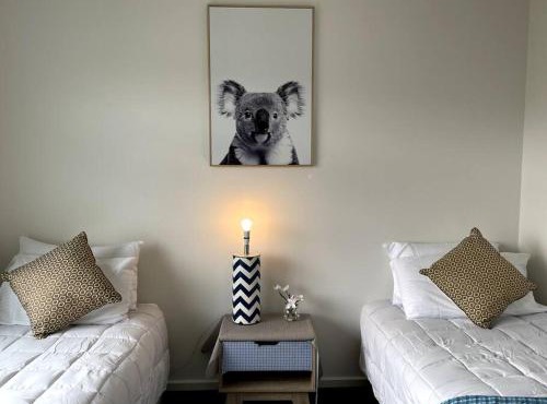 Empty Boat - Spacious 5 Bedroom Entire Modern home in Wallan